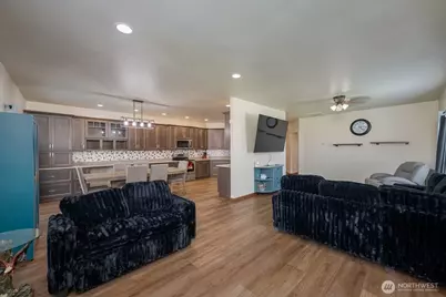 121 Scenic Drive NE, Moses Lake, WA 98837 - Photo 12