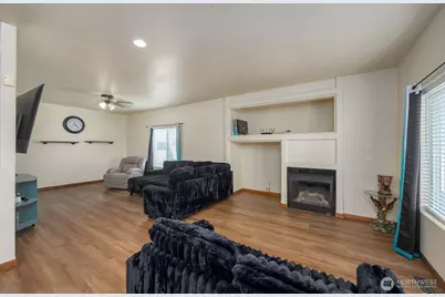 121 Scenic Drive NE, Moses Lake, WA 98837 - Photo 16