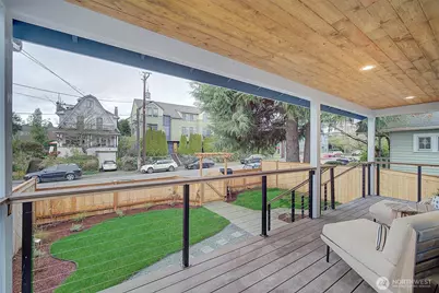 7008 Linden Avenue N, Seattle, WA 98103 - Photo 34