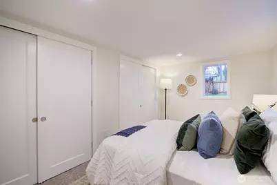 7008 Linden Avenue N, Seattle, WA 98103 - Photo 30