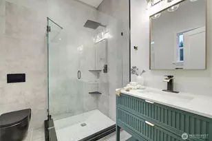 7008 Linden Ave N, Seattle, WA 98103 - Photo 12