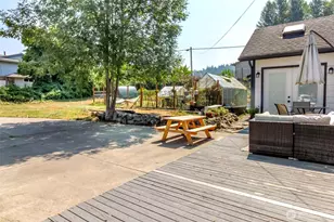 306 SW 1st St, South Prairie, WA 98385 - Photo 4