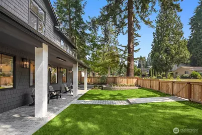 12416 NE 72nd Street, Kirkland, WA 98033 - Photo 2