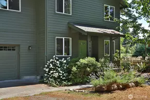 4194 Moorland Pl, Clinton, WA 98236 - Photo 2