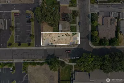 402 E Walnut Avenue, Moses Lake, WA 98837 - Photo 2