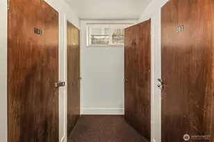 506 N 45th St, Seattle, WA 98103 - Photo 16