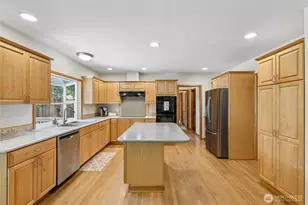 15816 84th Ave NE, Kenmore, WA 98028 - Photo 8