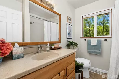 711 Eagle Cliff Rd NE, Bainbridge Island, WA 98110 - Photo 12
