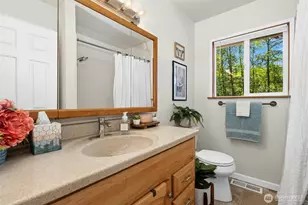 711 Eagle Cliff Rd NE, Bainbridge Island, WA 98110 - Photo 12