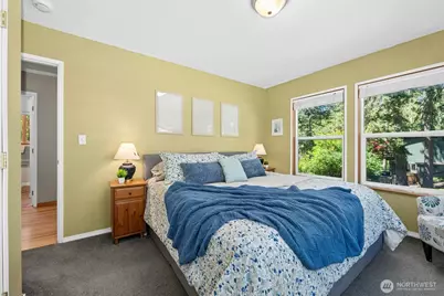 711 Eagle Cliff Rd NE, Bainbridge Island, WA 98110 - Photo 14