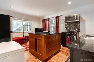 11633 NE 92nd St, Kirkland, WA 98033 - Photo 18