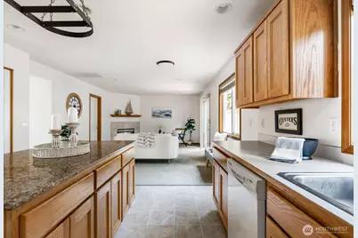 594 SW Regency Drive, Oak Harbor, WA 98277 - Photo 12