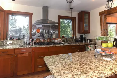 10747 56th Avenue S, Seattle, WA 98178 - Photo 10