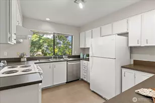 9916 NE 116th St, Kirkland, WA 98034 - Photo 8