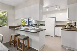 9916 NE 116th St, Kirkland, WA 98034 - Photo 12