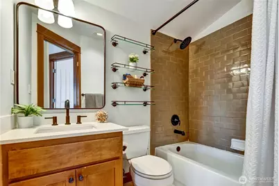 4516 Dayton Avenue N, Seattle, WA 98103 - Photo 14