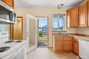 5621 S Lawrence St, Tacoma, WA 98409 - Photo 6