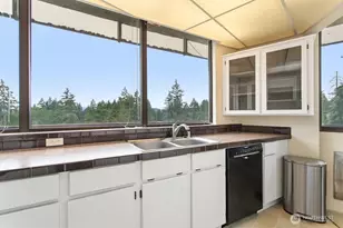 1910 Evergreen Park Dr SW, Olympia, WA 98502 - Photo 6