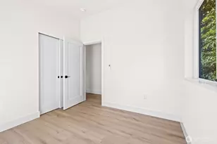 11744 Dayton Ave N, Seattle, WA 98133 - Photo 16