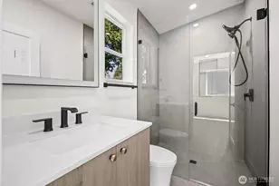 11744 Dayton Ave N, Seattle, WA 98133 - Photo 12
