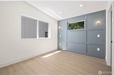 11744 Dayton Avenue N, Seattle, WA 98133 - Photo 10