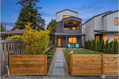 11748 Dayton Avenue N, Seattle, WA 98133 - Photo 1