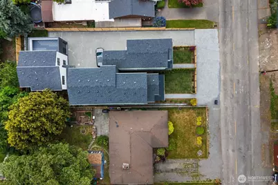 11748 Dayton Avenue N, Seattle, WA 98133 - Photo 38