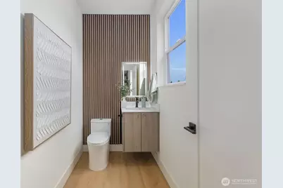 11748 Dayton Avenue N, Seattle, WA 98133 - Photo 22