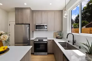 11746 Dayton Ave N, Seattle, WA 98133 - Photo 12