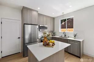 11746 Dayton Ave N, Seattle, WA 98133 - Photo 10