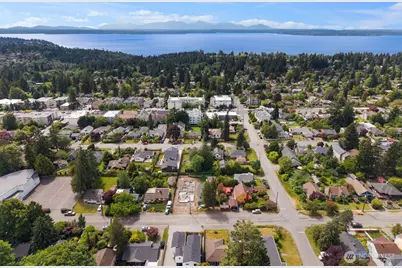11746 Dayton Avenue N, Seattle, WA 98133 - Photo 38
