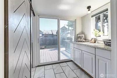 2327 Harrison Avenue, Everett, WA 98201 - Photo 16