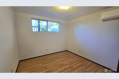 13709 SE 23rd Street #Lower, Bellevue, WA 98005 - Photo 6