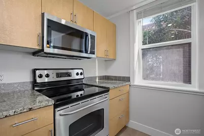 626 4th Avenue W #306, Seattle, WA 98119 - Photo 22