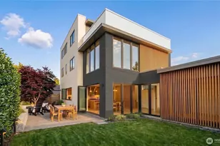 3820 NE 62nd St, Seattle, WA 98115 - Photo 2