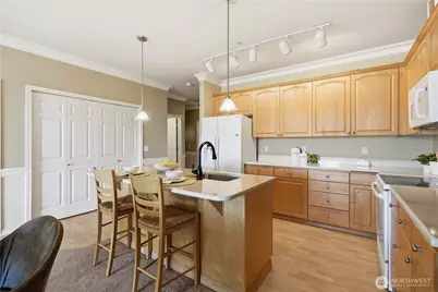 23007 Lakeview Drive #A303, Mountlake Terrace, WA 98043 - Photo 6