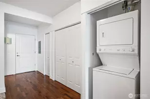 699 John St, Seattle, WA 98109 - Photo 16