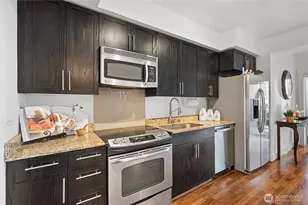 699 John St, Seattle, WA 98109 - Photo 8