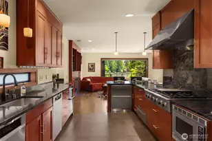 2155 N 128th St, Seattle, WA 98133 - Photo 8