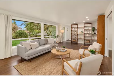 2711 101st Place NE, Bellevue, WA 98004 - Photo 4