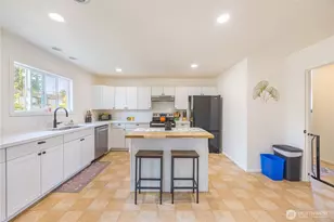 820 W 12th St, Port Angeles, WA 98363 - Photo 10