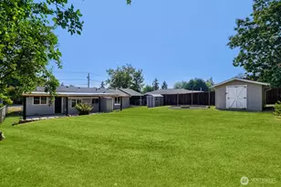5607 240th St SW, Mountlake Terrace, WA 98043 - Photo 16