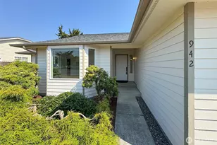 942 E Willow St, Sequim, WA 98382 - Photo 2
