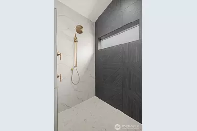 10326 Ashworth Avenue N, Seattle, WA 98133 - Photo 18