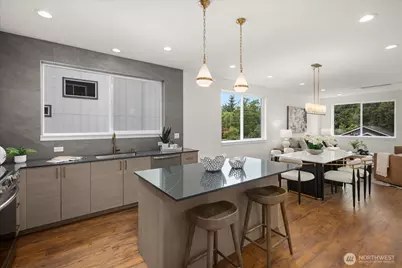 10326 Ashworth Avenue N, Seattle, WA 98133 - Photo 12