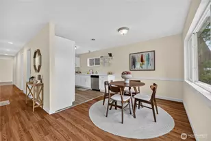 4042 5th Ave NE, Seattle, WA 98105 - Photo 10
