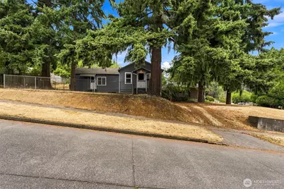 7955 29th Avenue SW, Seattle, WA 98126 - Photo 2