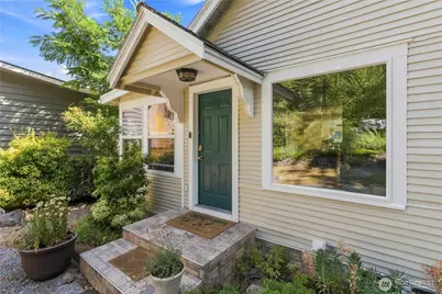 14350 Corliss Avenue N, Seattle, WA 98133 - Photo 4