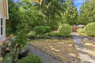 14350 Corliss Ave N, Seattle, WA 98133 - Photo 16
