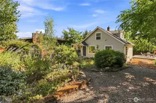 14350 Corliss Ave N, Seattle, WA 98133 - Photo 2